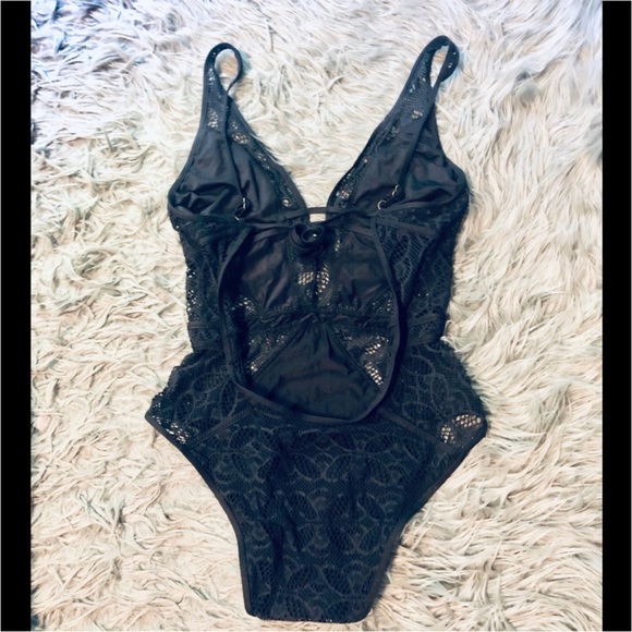 Becca - Picture 4 of 6